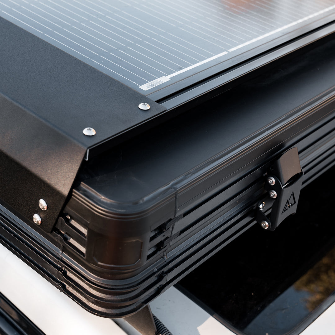 Rainger Revo-X 1.45 Hardshell Roof Top Tent detail view