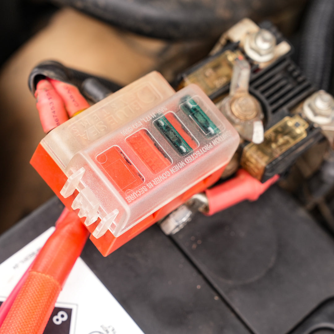 Enerdrive Blue Sea Systems BS-5023B – ST Blade Fuse Block, 4 Circuit (Battery Terminal Mount) alternative view
