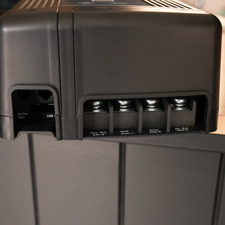 Enerdrive - DC2DC Battery Charger with MPPT Solar - 100A 12V - EN3DC100