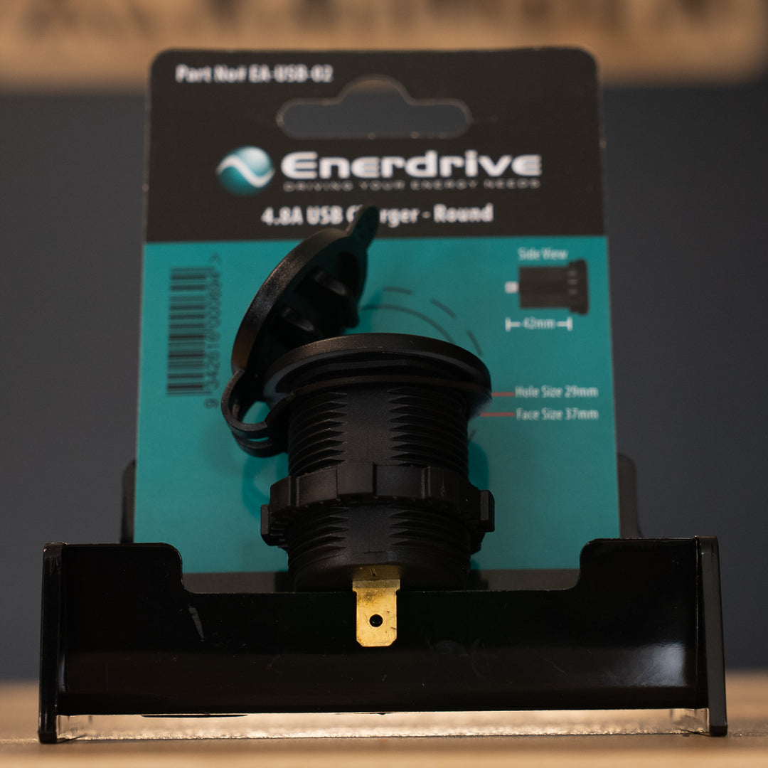 Rainger Enerdrive – Round Dual USB-A Charger 4.8A (Green LED, 12/24V, with Cover) – EA-USB-02 detail view