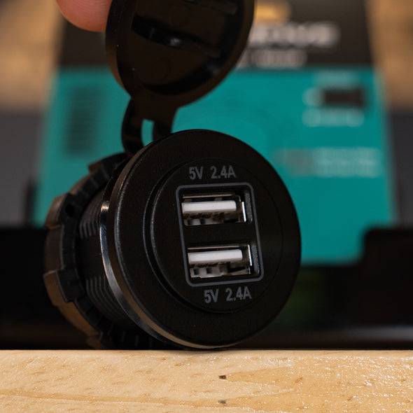 Enerdrive – Round Dual USB-A Charger 4.8A (Green LED, 12/24V, with Cover) – EA-USB-02