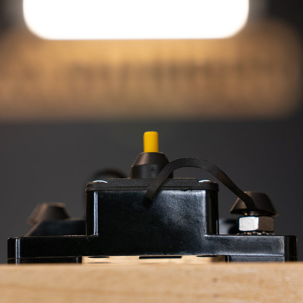 Enerdrive – Surface Mount Resettable Circuit Breaker 40A (5/16" / 8mm Stud) – EN-RCB40