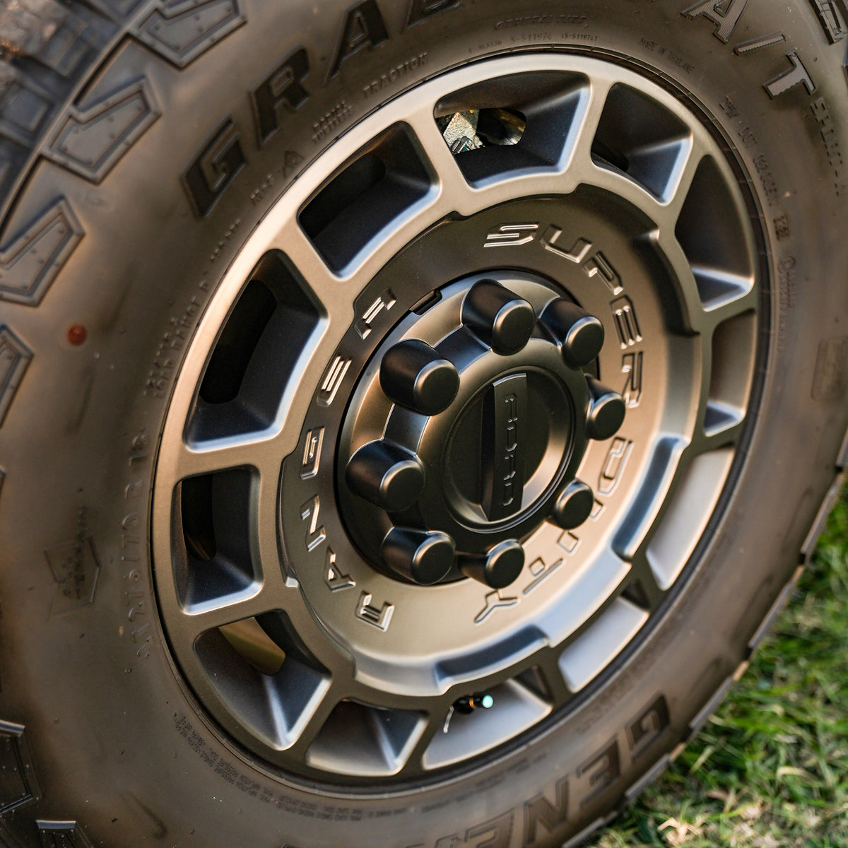 Ford Ranger Super Duty XLT 18 inch wheel with General Grabber 275/70R18 all-terrain tyre