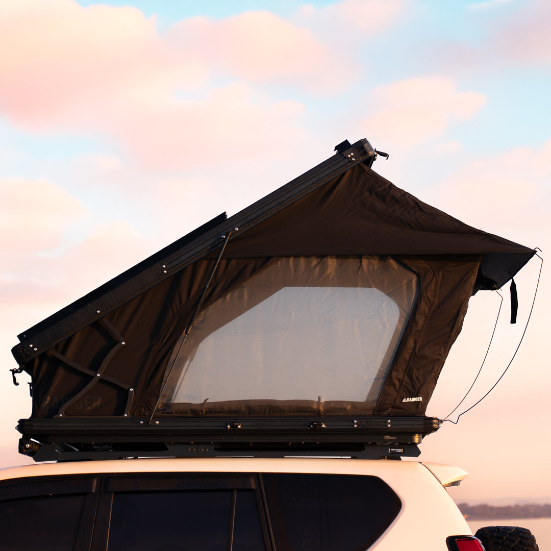 Rainger Revo-X 1.45 Hardshell Roof Top Tent detail view