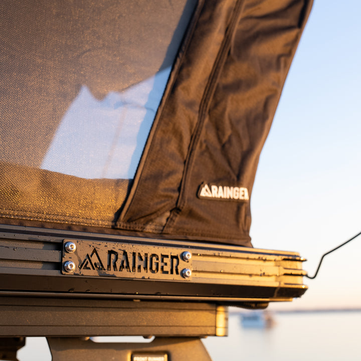Rainger Revo-X 1.45 Hardshell Roof Top Tent detail view