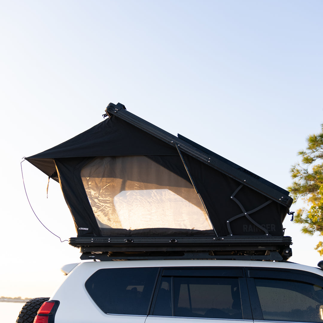 Rainger Revo-X 1.45 Hardshell Roof Top Tent detail view