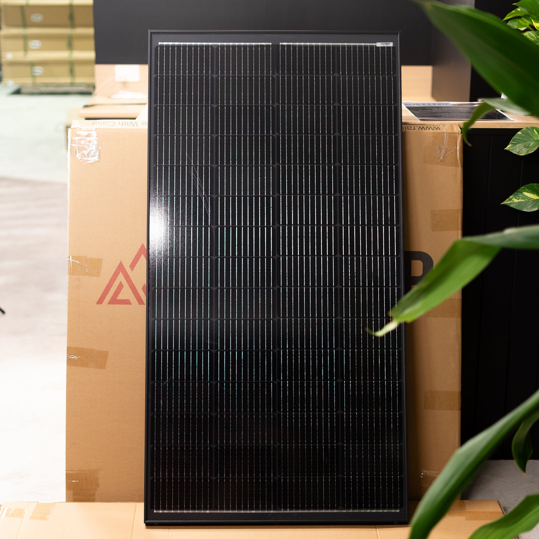 Rainger REVO 200W All-Black Monocrystalline PERC Solar Panel – Nutsert Mounting – 182mm Cells – hardshell roof top tent