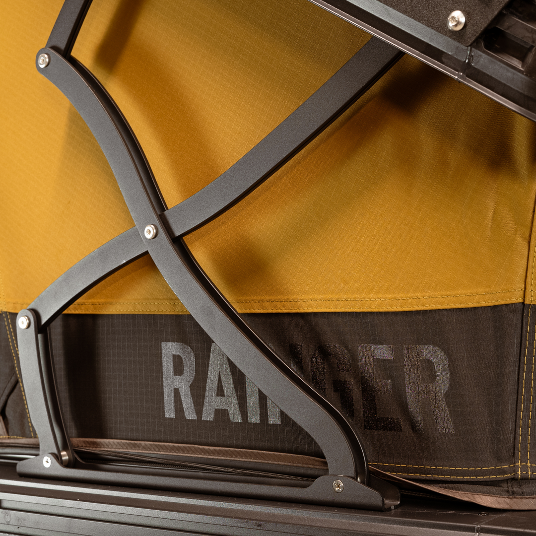 Rainger Revo-X 1.45 Hardshell Roof Top Tent detail view
