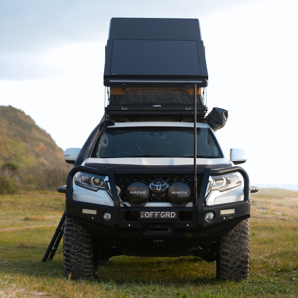 Rainger Revo-X 1.45 Hardshell Roof Top Tent detail view