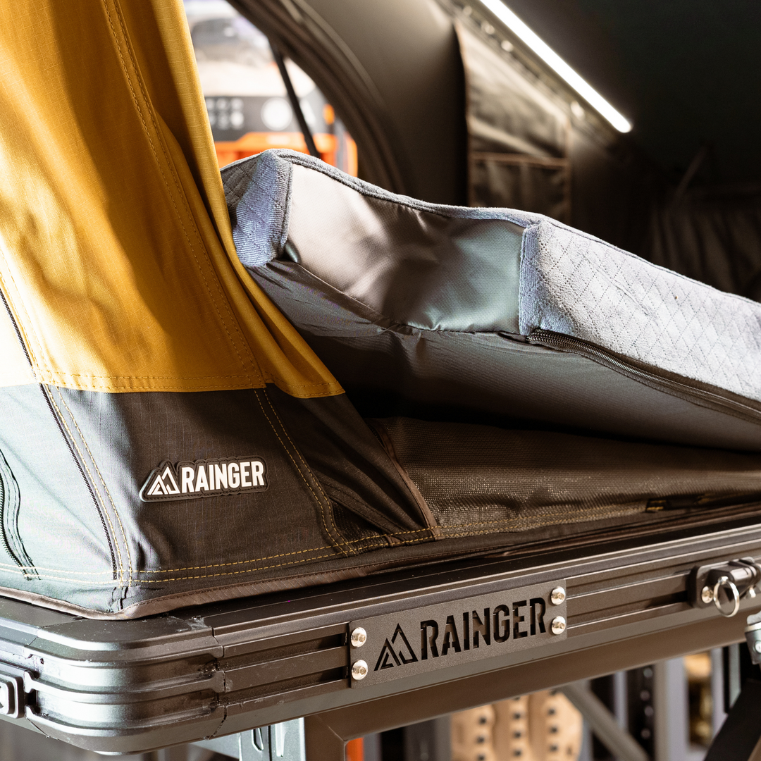 Rainger Revo-X 1.45 Hardshell Roof Top Tent detail view