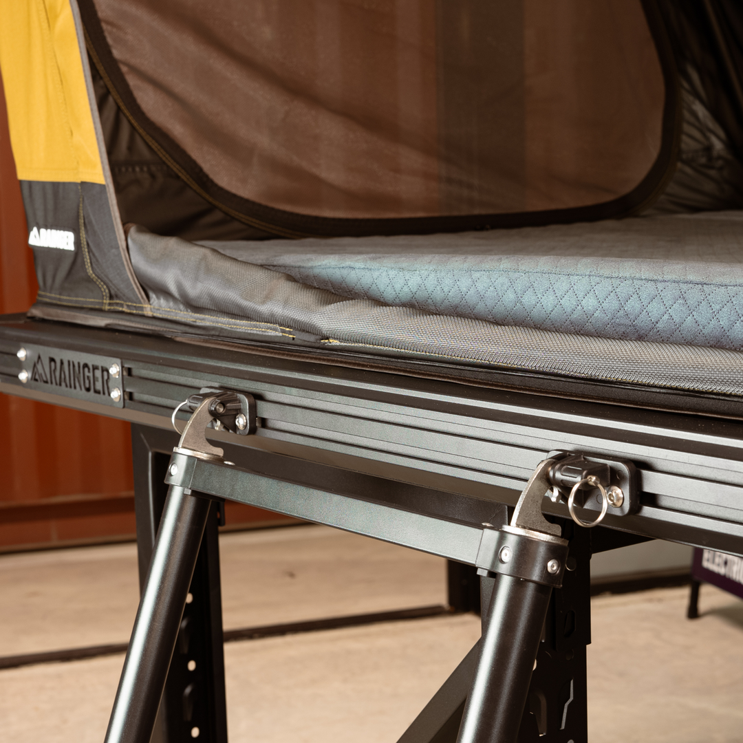 Rainger Revo-X 1.45 Hardshell Roof Top Tent detail view